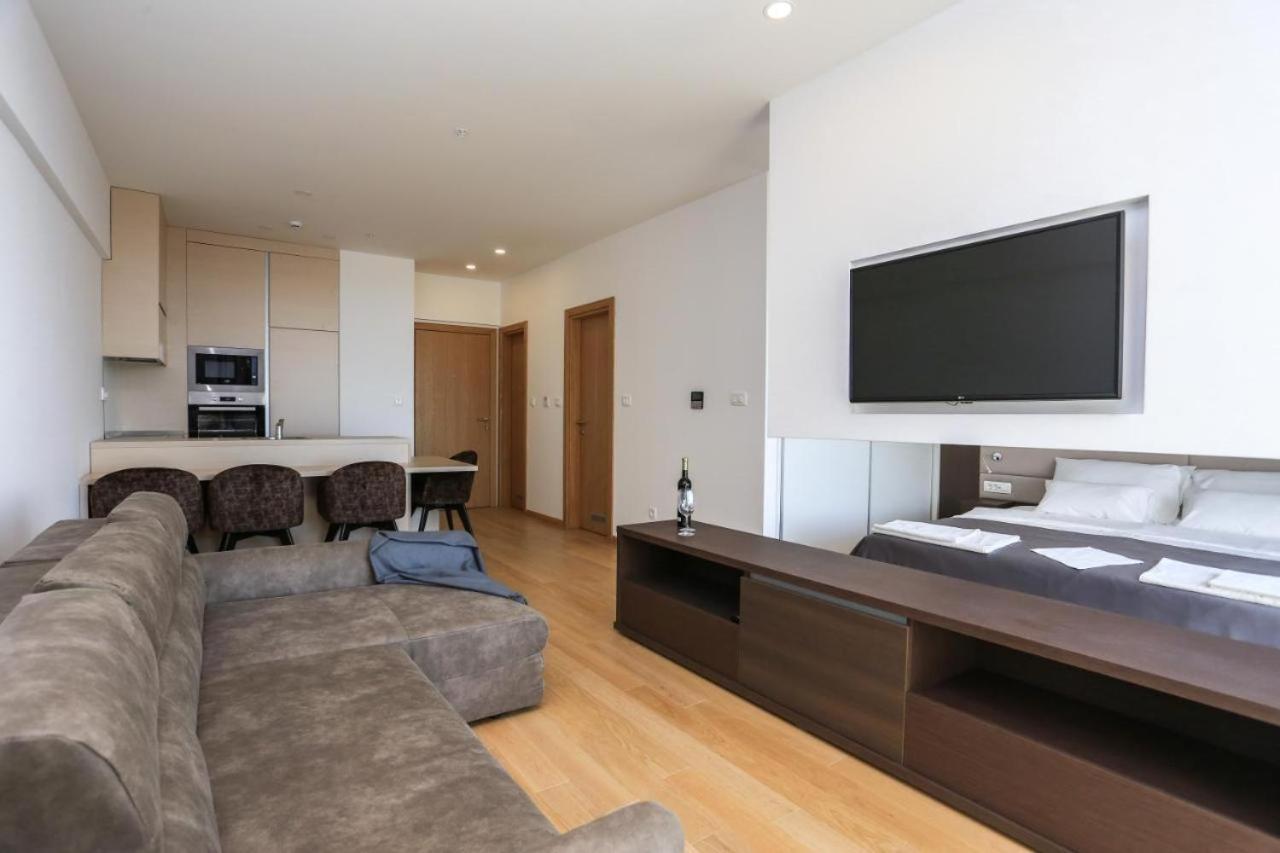 Apartments Lux Будва Екстер'єр фото