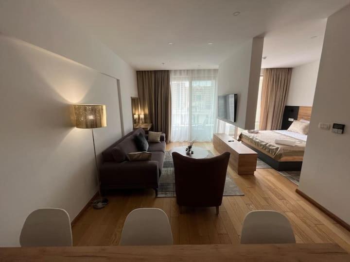 Apartments Lux Будва Екстер'єр фото
