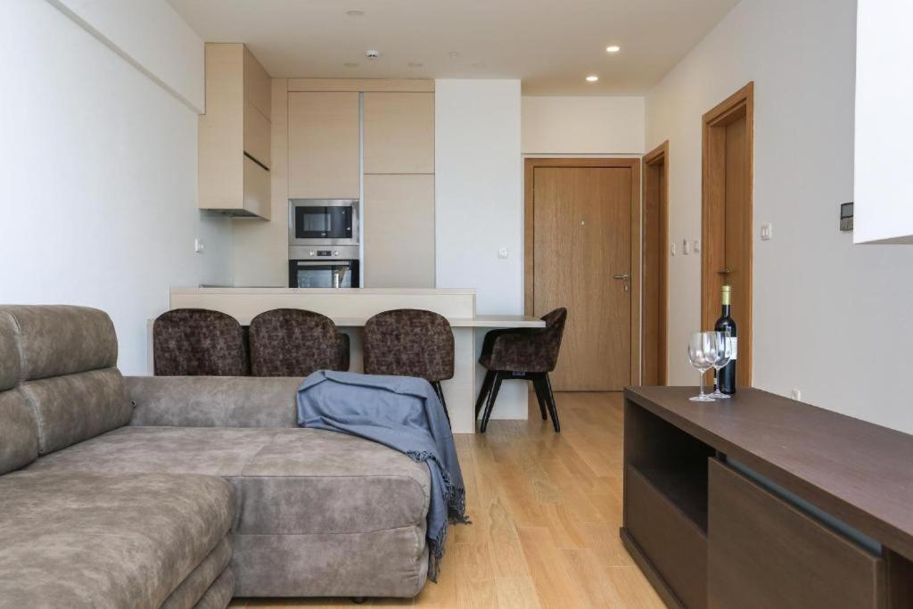 Apartments Lux Будва Екстер'єр фото